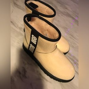 UGG classic clear mini boots